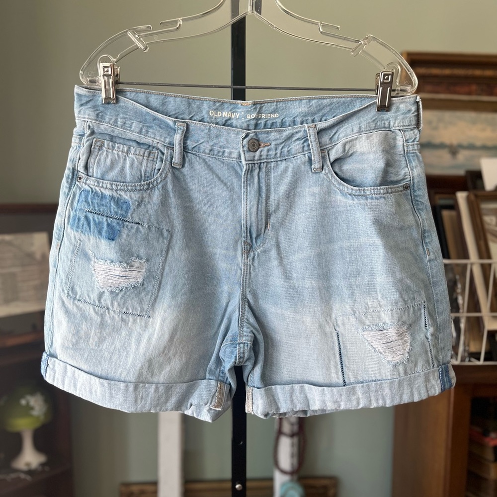 OLD NAVY SIZE 12 BOYFRIEND SHORT